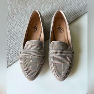 Trary Gray White Burgundy Plaid Flat Loafers Size 6